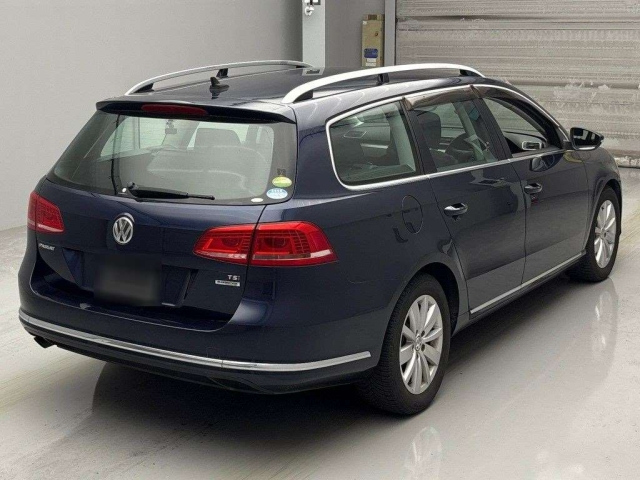 VOLKSWAGEN PASSAT VARIANT 2012