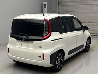 TOYOTA SIENTA 2022