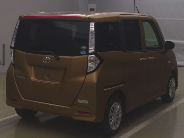 TOYOTA TANK 2017