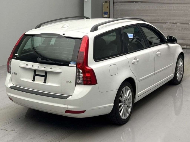 VOLVO V50 2010