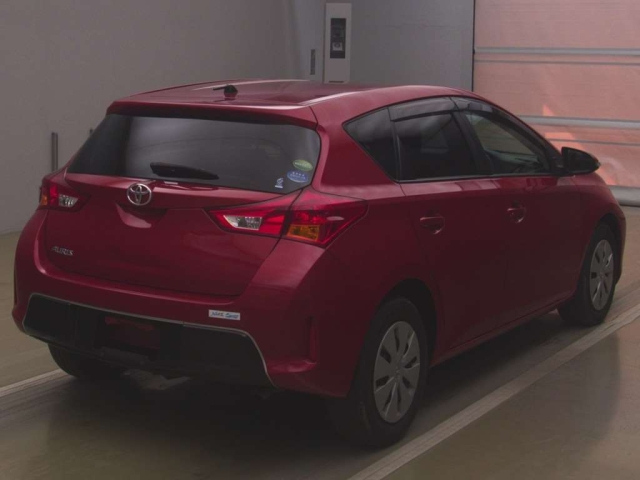 TOYOTA AURIS 2012