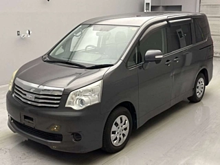TOYOTA NOAH 2011