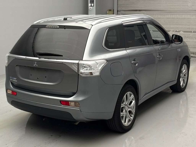 MITSUBISHI OUTLANDER PHEV 2014