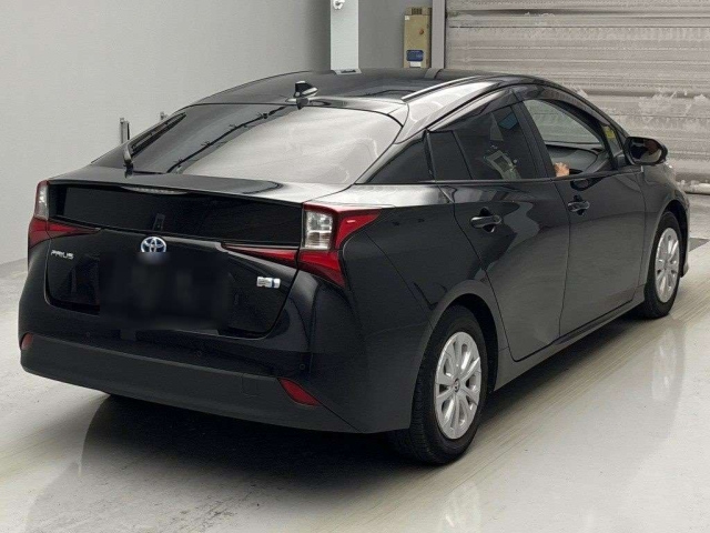 TOYOTA PRIUS 2021