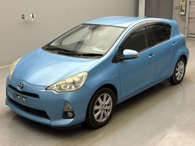 TOYOTA AQUA 2013