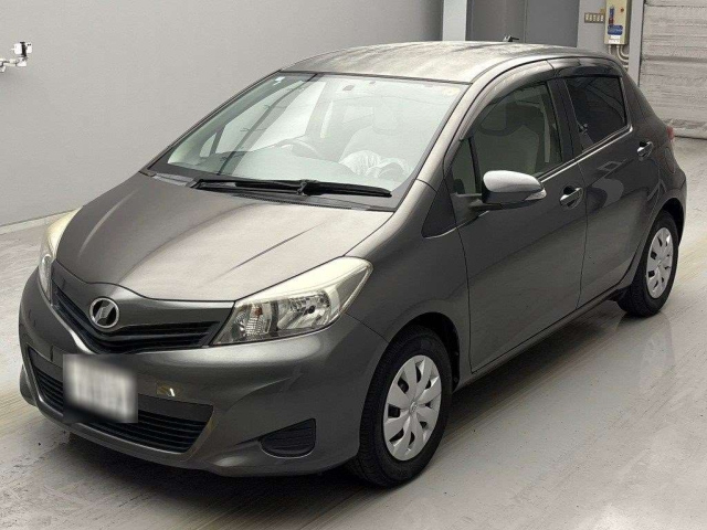 TOYOTA VITZ 2014
