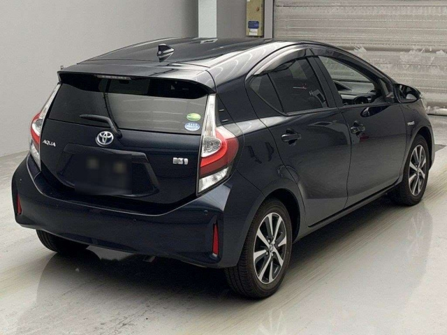 TOYOTA AQUA 2018