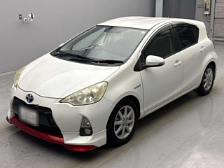 TOYOTA AQUA 2013