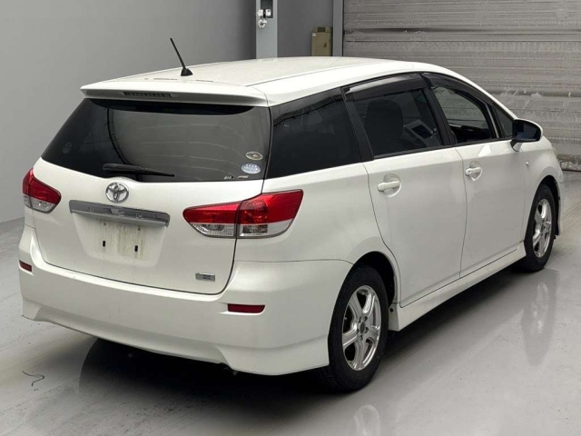 TOYOTA WISH 2010