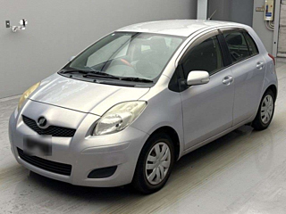 TOYOTA VITZ 2010