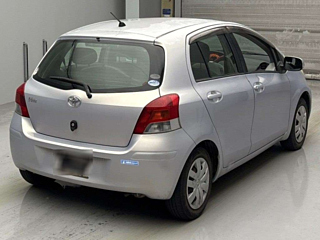 TOYOTA VITZ 2010