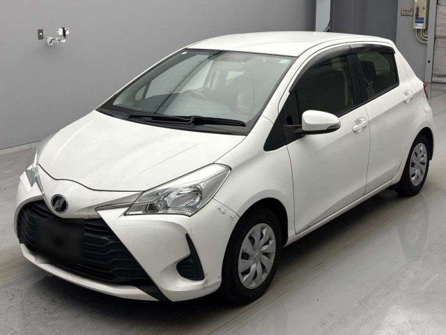 TOYOTA VITZ 2018