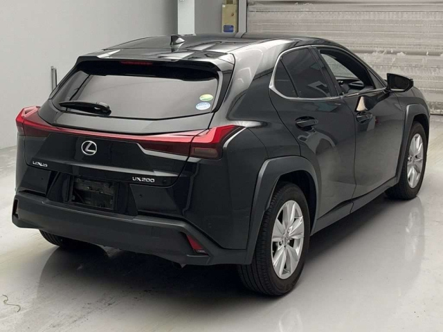 LEXUS UX 2020