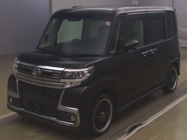 DAIHATSU TANTO 2018