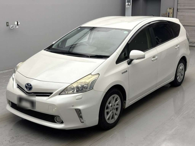 TOYOTA PRIUS ALPHA 2012