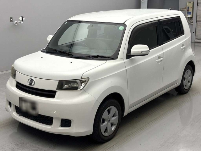 TOYOTA BB 2011