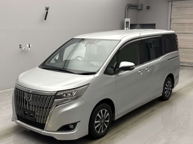 TOYOTA ESQUIRE 2018