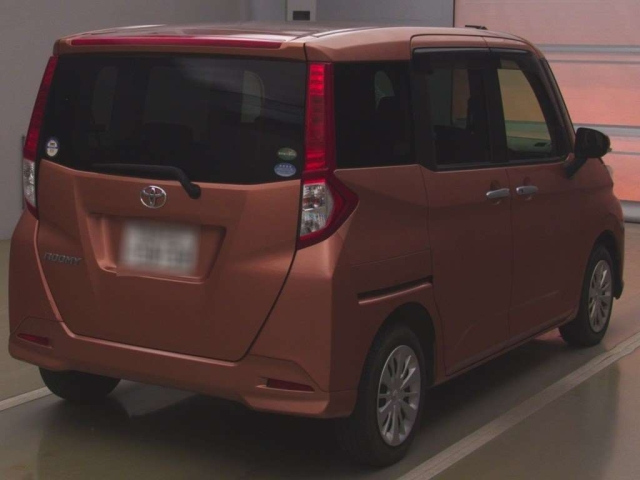 TOYOTA ROOMY 2017
