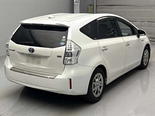 TOYOTA PRIUS ALPHA 2014