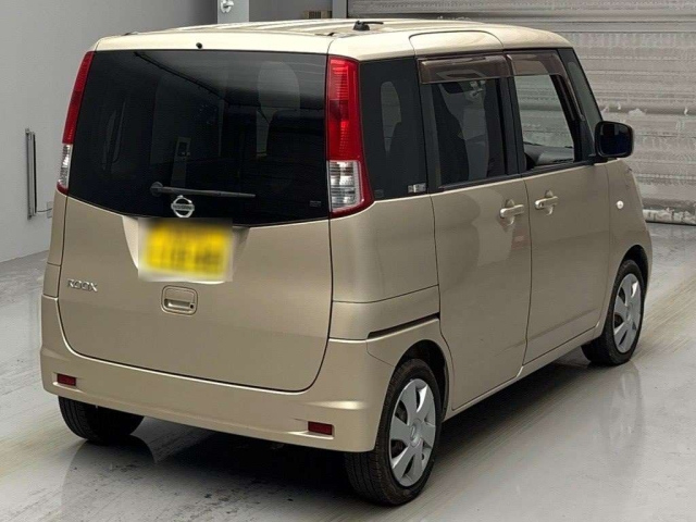 NISSAN ROOX 2011