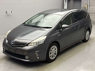 TOYOTA PRIUS ALPHA 2013