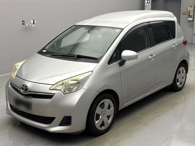 TOYOTA RACTIS 2011