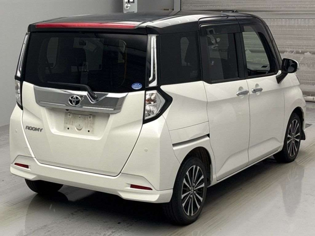 TOYOTA ROOMY 2020