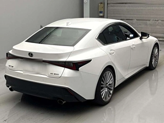 LEXUS IS 2020