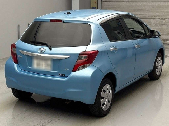 TOYOTA VITZ 2016
