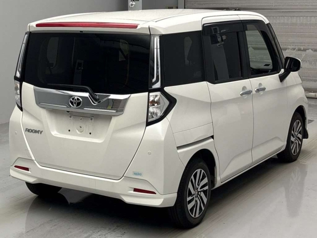 TOYOTA ROOMY 2023
