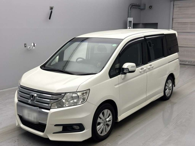 HONDA STEP WAGON 2011
