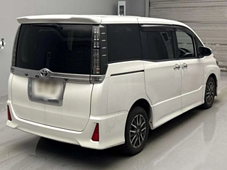 TOYOTA VOXY 2014