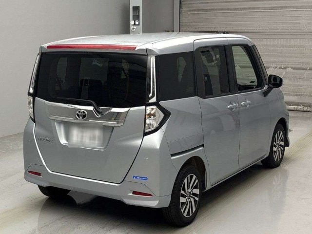 TOYOTA ROOMY 2021
