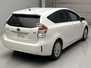 TOYOTA PRIUS ALPHA 2017