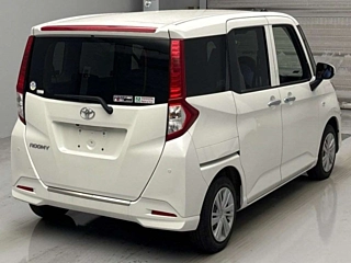 TOYOTA ROOMY 2022