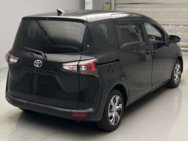 TOYOTA SIENTA 2018