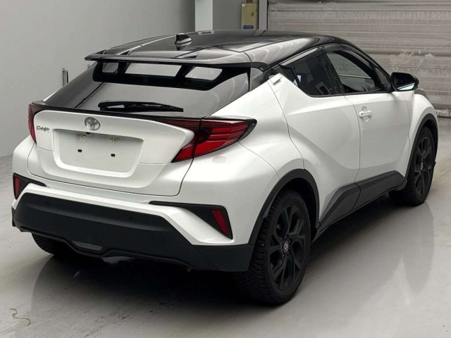 TOYOTA C-HR 2023