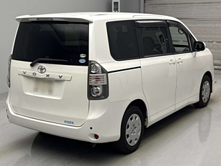 TOYOTA VOXY 2009