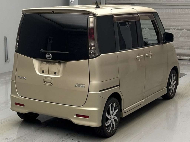 NISSAN ROOX 2012