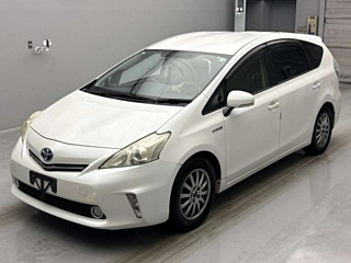 TOYOTA PRIUS ALPHA 2013