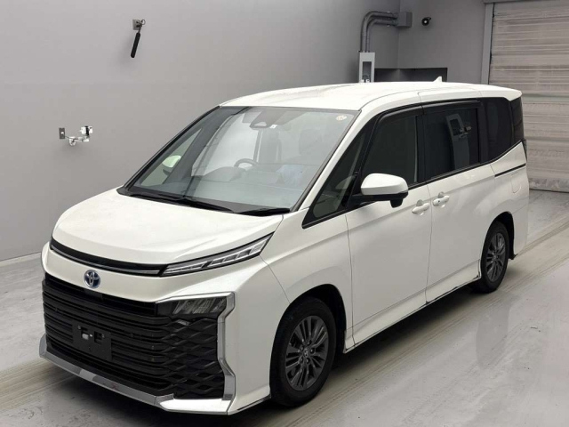 TOYOTA VOXY 2023