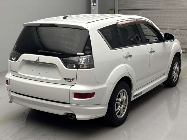 MITSUBISHI OUTLANDER 2010