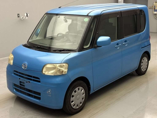 DAIHATSU TANTO 2010