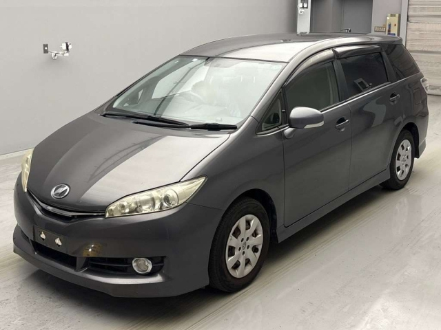 TOYOTA WISH 2016