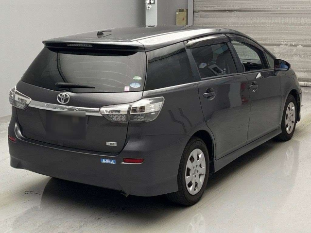 TOYOTA WISH 2016