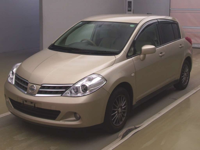 NISSAN TIIDA 2010