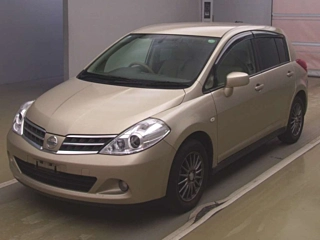NISSAN TIIDA 2010