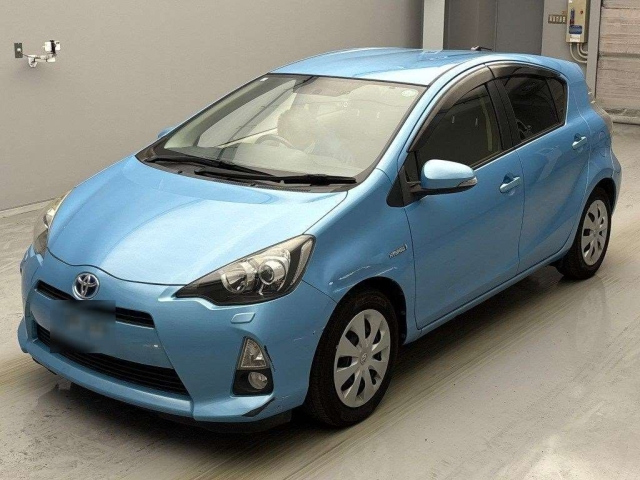 TOYOTA AQUA 2013