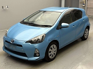 TOYOTA AQUA 2013