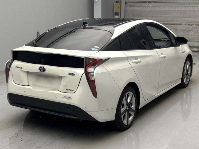 TOYOTA PRIUS 2018
